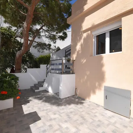 Xenitia Syros Apartment